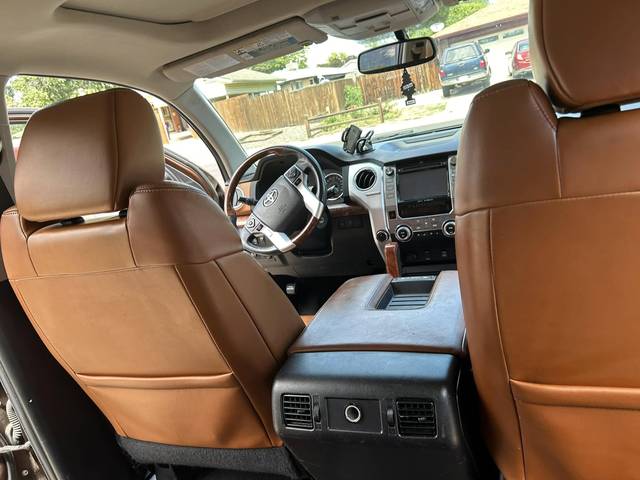 Saddle leather front seats in a Toyota Tundra
