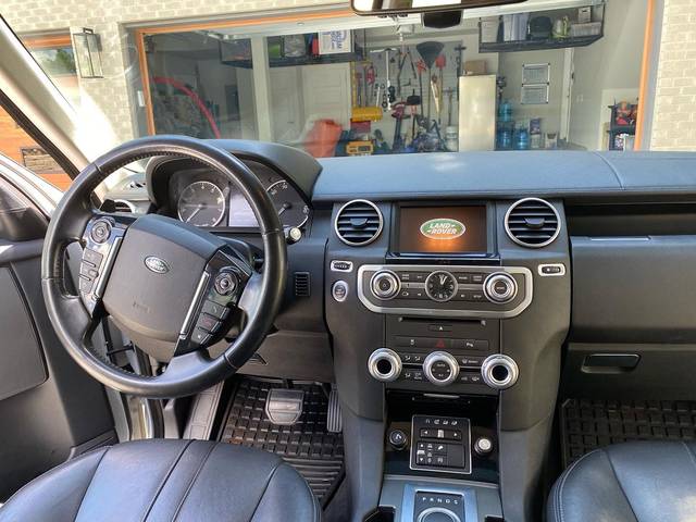 The dash of a Land Rover